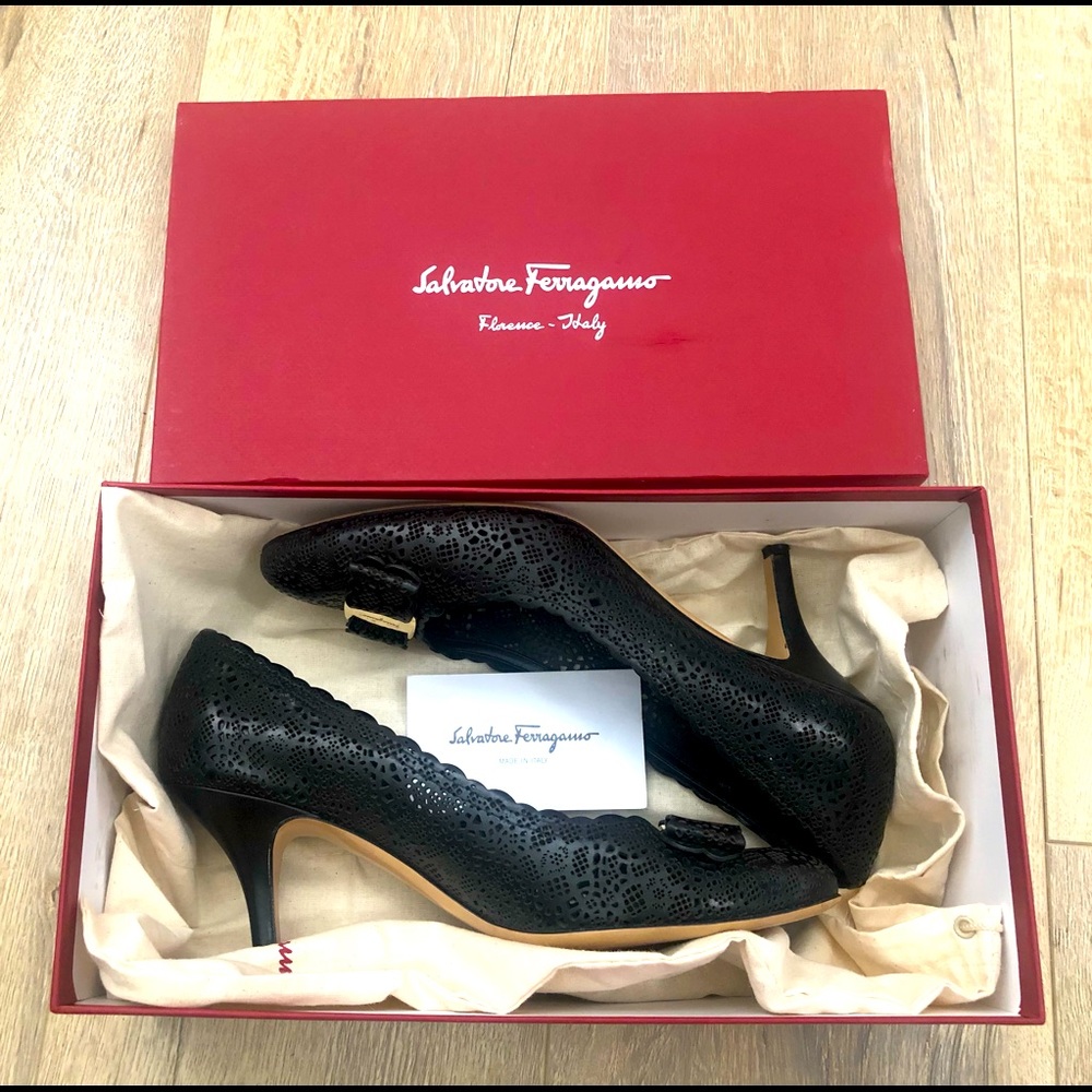 Ferragamo black kitten heels size 7